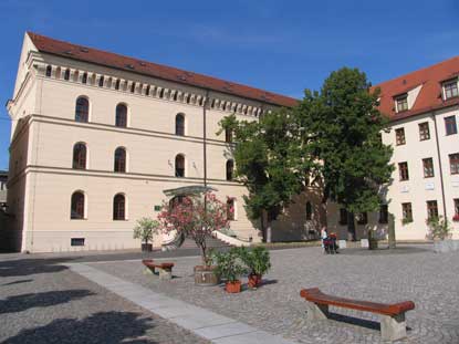 Lutheruni2